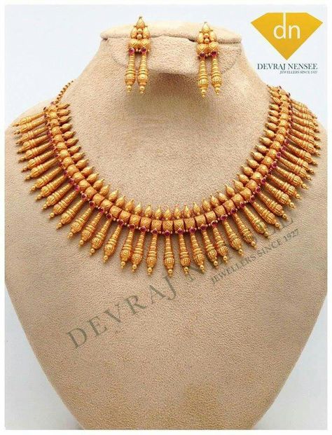 Kerala necklace Kerala Style Necklace, Kerala Design Gold Jewellery, Kerala Necklace Designs, Kerala Necklace, Ethnic Jewelry Gold, Kerala Jewellery, Gold Necklace Wedding, Pure Gold Jewellery, Antique Gold Jewelry Indian