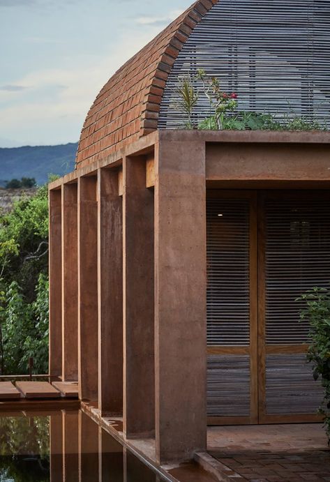 Puerto Escondido Oaxaca, Brick Roof, Mexican House, Roof Architecture, Brick Architecture, Concrete Structure, Brickwork, Vaulting, Architecture Project