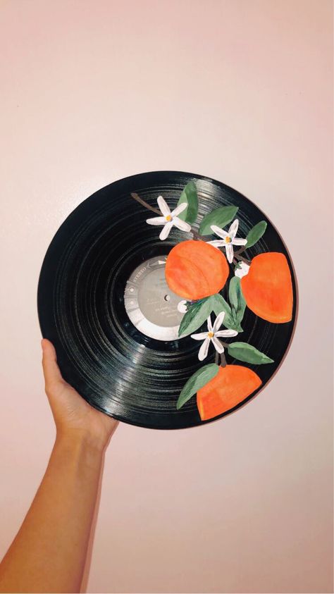 Record Painting Ideas Easy Boho, Things To Paint On Records, Vinyl Paintings Easy, Painted Vinyl Record, Easy Record Painting Ideas, Painting Records Vinyl, Vynil Record Painting Ideas, Paiting Aesthetic Ideas Easy, Record Painting Ideas Hippie