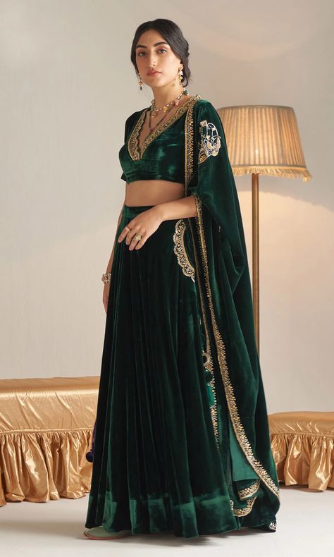 Green Velvet Lehenga, Velvet Blouse Design, Emerald Green Fabric, Lehenga With Blouse, Dabka Work, Shawl Neckline, Needle And Thread Dresses, Blouse Lehenga, Velvet Lehenga