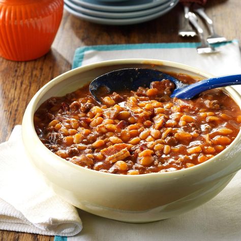 Fourth of July Baked Beans Recipe -We always choose this family recipe for July Fourth or any picnic because it's a meaty twist on everyday baked beans and it has a nice sweetness. —Wendy Hodorowski, Bellaire, Ohio Sweet Custard, Baked Beans Recipe, Boston Baked Beans, Cowboy Beans, Baked Bean Recipes, Kidney Bean, Champagne Brunch, Salad Fruit, Tomato Cucumber