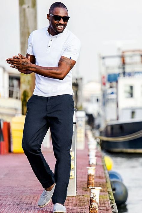 20 navy pants, white moccasins and a white polo shirt - Styleoholic Idris Elba Style, Pants Outfit Men, Mens Fashion Smart, Idris Elba, Navy Blue Pants, White Polo Shirt, Tennis Shirts, Mens Fashion Classy, White Polo