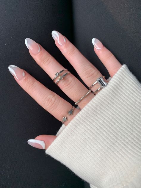 Ombre Nails Clear To White, Clear Nails White Design, White And Clear Nails Design, Clear Ombré Nails, White And Clear Acrylic Nails, White Detail Nails, Sns Nails Almond, Clear And White Nails, Clear Nails With White Design