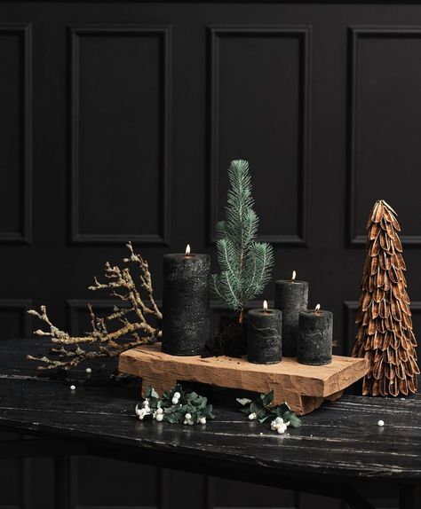 We at Nordal wish you a happy fourth Sunday of Advent ⁠ _____⁠ ⁠ #nordal #nordal_interiors #interiordesign #design #interior #homedecor… Green Pillar Candles, Black Christmas Decorations, Modern Living Room Design, Dark Christmas, Sleek Furniture, Luxurious Home, Interior Garden, Black Christmas, Living Room Design