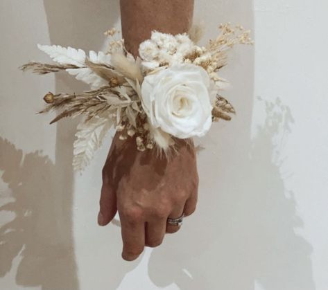 Mother Of The Bride Corsage Boho, Dried Floral Corsage, Pampas Corsage Wedding, Pampas Grass Wrist Corsage, Boho Wedding Corsage, Pampas Corsage, Boho Corsage Wedding, Dried Corsage, Boho Wrist Corsage