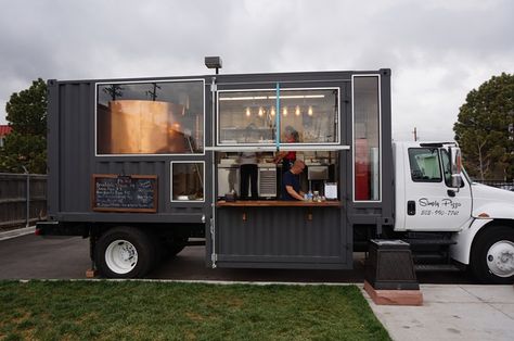 The Armstrongs prepping pizzas at a Denver craft brewery in their Simply Pizza food truck. Food Truck Design Interior, Pizza Food Truck, Pizza Truck, Mobile Coffee Shop, Container Restaurant, Container Cafe, Best Food Trucks, Food Truck Business, Coffee Truck