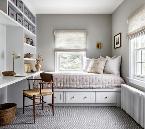 Office Daybed Combo, Guest Bedroom Office Combo, Bedroom Office Combo, Guest Bedroom/office, Bedroom Makeovers, House Vibes, Office Guest Room, Relaxing Bedroom, Dreamy Room