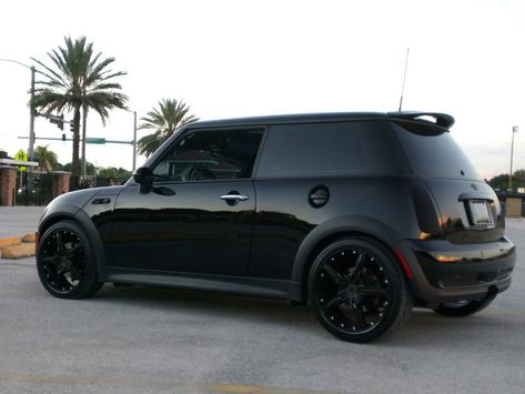 Black Mini Cooper, Mini Cooper Custom, Auto Mini, Cooper Black, Mini Cooper R56, Mini Cooper Clubman, Bmw E30 M3, Mini Copper, Mini Cooper Countryman