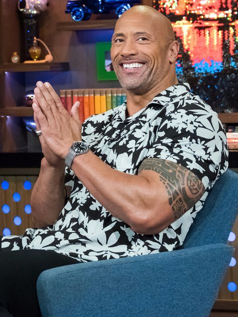 Floral Shirt Outfit, Diane Johnson, Wwe The Rock, Chris Brown Wallpaper, Bodybuilding Pictures, Hollywood Men, Rock Johnson, The Rock Dwayne Johnson, Best Dressed Man