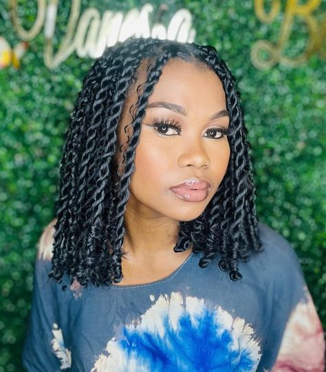 High-Shine Curly Twisted Bob Crochet Braids Marley Hair, Marley Hair, Marley Twists, Hair Curls, Pelo Afro, Twist Braid Hairstyles, Hair Twist Styles, Senegalese Twist, Braids With Extensions