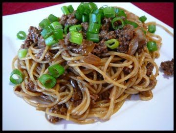 Holy Cannoli Recipes: Szechuan Noodles With Spicy Beef Sauce Spicy Szechuan Noodles, Cannoli Recipes, Szechuan Noodles, Szechuan Recipes, Ciroc Recipes, Scallions Recipes, Beef Pasta Recipes, Holy Cannoli, Cannoli Recipe