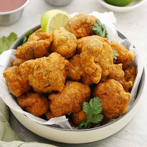 Recipe By : Yumon Chicken Pakora Recipe, East Indian Recipes, Chipotle Lime Chicken, Chicken Pakora, Mains Recipes, Lime Chicken Tacos, Pakora Recipe, Pakora Recipes, Ground Chicken Recipes