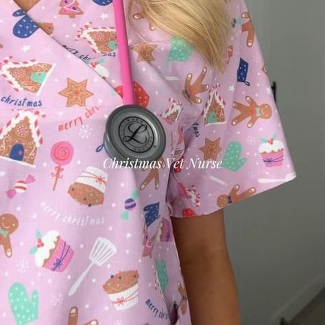 Tess Vet Nurse (@tessnolan) • Instagram photos and videos Christmas Scrubs Nurse, Cute Nurse Scrubs, Vet Aesthetic, Groom Room, Vet Scrubs, Nurse Things, Nurse Photos, Vet Nurse, Nursing School Essential