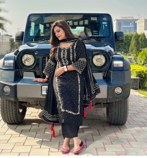 Suit Pic, Sardar Fashion, Punjabi Models, Best Couple Pics For Dp, Trendy Suits, Punjabi Fashion, Black Dresses Classy, Stylish Dpz, Girls Dp Stylish