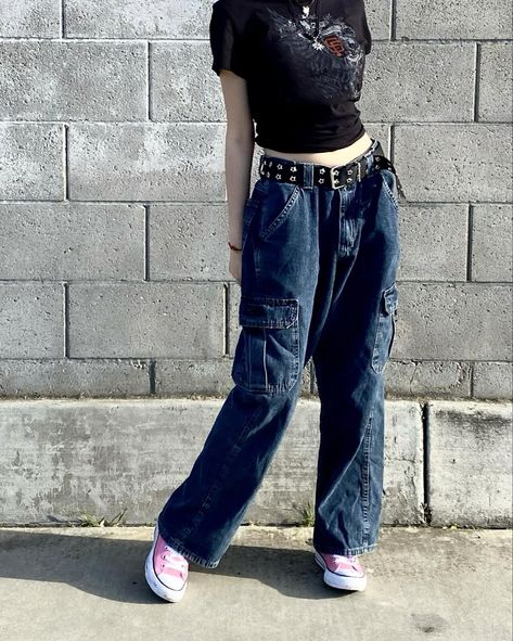 Blue Baggy Bottoms Grunge Style, Dark Blue Grunge Outfit, Goth Blue Jeans Outfit, Goth Jeans Outfit, Grunge Style Dark Wash Full-length Pants, Edgy Baggy Dark Wash Jeans, Goth Jeans, Dark Jeans Outfit, Jeans Outfit For Work