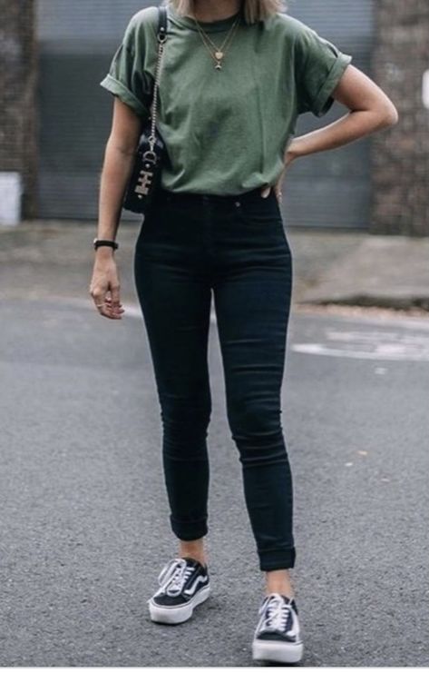 Comfy Jeans Outfit, Spring Outfits Women, Cute Fall Outfits, Weekend Outfit, Outfit Casual, Look Chic, Outfits Casuales, Cute Casual Outfits, Womens Fashion Casual