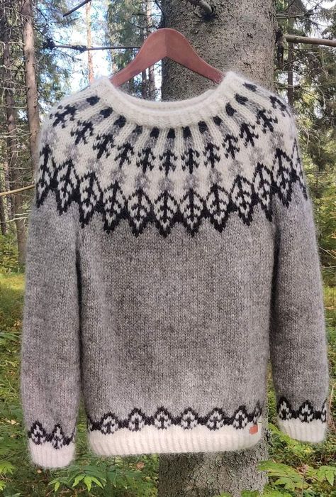 Icelandic Wool Sweaters, Fair Isle Chart, Fair Isle Knitting Patterns, Crochet Bag Pattern Free, Alpaca Sweater, Stylish Sweaters, Fair Isle Knitting, Knitting Charts, Crochet Bag Pattern