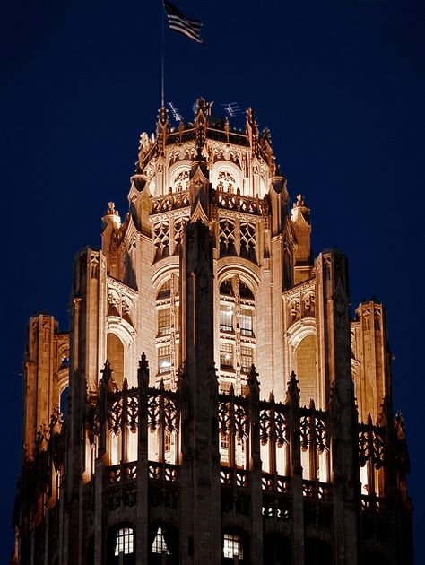 Tribune Tower's crown at night (Chicago Pin of the Day, 7/3/2015). Night Chicago, Tribune Tower, Michigan Avenue Chicago, Chicago Pictures, Chicago History, Chicago Usa, Michigan Avenue, Skyscraper Architecture, Chicago Photos