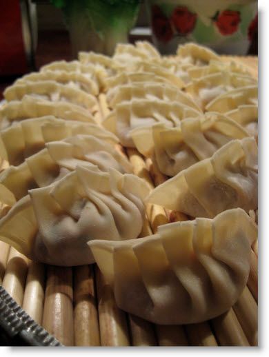 New Year Dishes, Chinese Steamed Fish, Pork And Chive Dumplings, Chive Dumplings, Stuffed Dumplings, How To Cook Dumplings, Chinese New Year Dishes, Dumpling Recipes, Pot Stickers