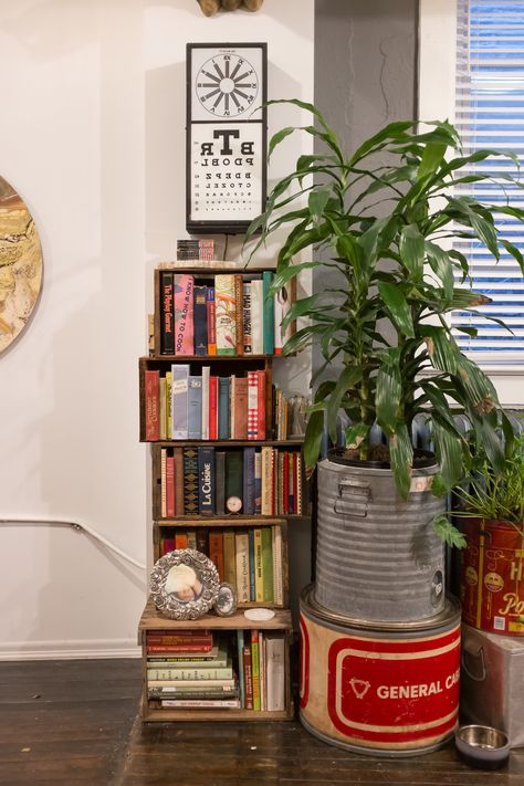 More plants and books mark the segue from the kitchen to the dining room. Plants And Books, Home Keeping, Bucket Ideas, Chicago Apartment, Hardware Shop, Beach House Interior, Deco Boheme, Big Boss, Inspiring Spaces