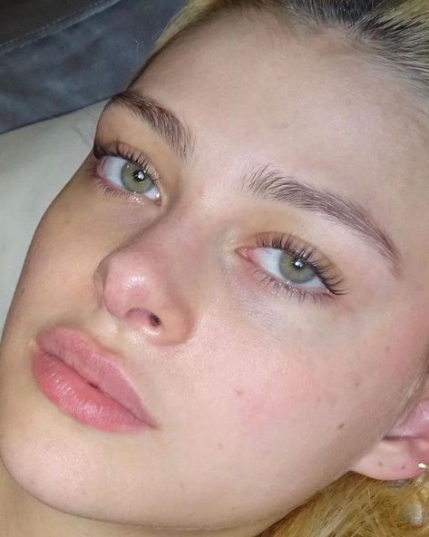 Rose Serum, Nicola Peltz, Nicolas Peltz, Eyelash Lift, Natural Eyebrows, Pretty Skin, Hazel Eyes, Natural Makeup Looks, Pretty Eyes