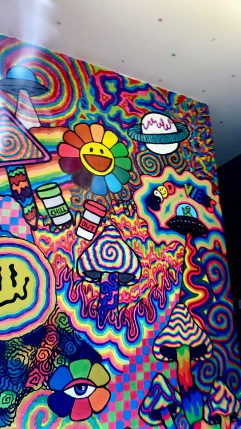 Trippy Room Painting, Cool Mural Ideas, Drawing Ideas For Room Decor, Trippy Wall Painting Ideas, Trippy Art Ideas Easy, Trippy Hippy Painting Ideas, Trippy Furniture, Funky Painting Ideas, Trippy House Decor