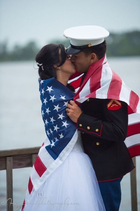 Wedding Ideas Red, Red White Blue Wedding, Usmc Wedding, Marine Corps Wedding, Marine Tattoo, Army Wedding, Patriotic Wedding, Marine Wedding, Military Couples