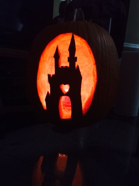 Pumkin Carving Disney Castle, Castle Pumpkin, Disney Castle Pumpkin Carving, Pumkin Carving, Fun Halloween Crafts, Halloween Pumpkins Carvings, Disney Castle, Pumpkin Carving, Halloween Pumpkins