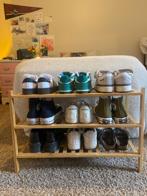 Room Decor Shoes Storage Ideas, Room Shoe Display Aesthetic, Aesthetic Shoe Organizer, Shoe Rack Dorm Room, Shoe Organizer Aesthetic, Shoe Stand Ideas Bedroom, Show Rack Aesthetic, Cute Shoe Rack Ideas Bedroom, College Dorm Shoe Storage