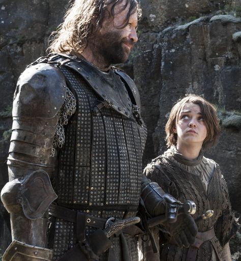 Arya and the Hound Hound Game Of Thrones, Carl The Walking Dead, Sandor Clegane, Michelle Fairley, Game Of Thrones Episodes, Rory Mccann, Game Of Thrones Facts, Game Of Thrones Costumes, Game Of Thrones Series