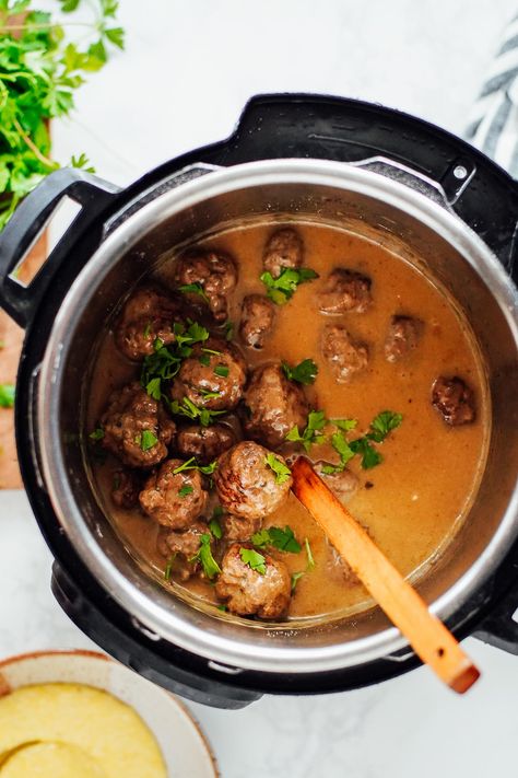 Instant Pot Swedish Meatballs (Easy & Quick) Instant Pot Chicken Meatballs, Swedish Meatballs Instant Pot, Ranch Chicken And Potatoes, Instant Pot Swedish Meatballs, December Meals, Instant Pot Meatballs, Swedish Meatballs Easy, Baked Ranch Chicken, Easy Pressure Cooker Recipes