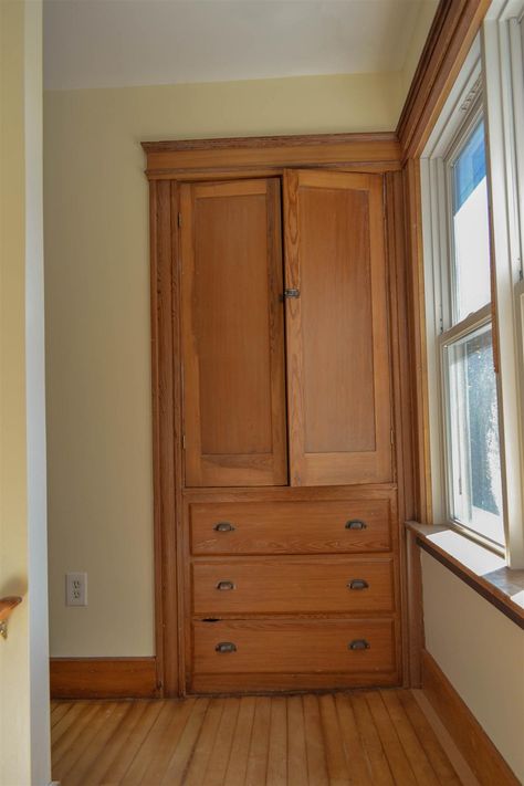 Built in Linen Closet Vintage Built In Wardrobe, Small Door Ideas, Built In Linen Closet, Hall Closet Makeover, Craftsman Cabinets, 1920s Home Decor, Front Hall Closet, Linen Closets, Craftsman Decor