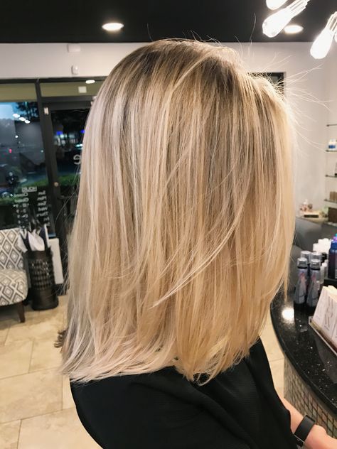 Medium Length Haircut Straight Blonde, Medium Short Blonde Hair Straight, Shoulder Length Blonde Hair Straight, Blonde Shoulder Length Hair Straight, Straight Blonde Haircut, Buttercream Blonde Hair, Short Straight Blonde Hair, Short Blonde Straight Hair, Medium Length Blonde Hair