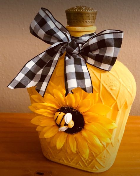 Diy Sunflower Kitchen Decor Ideas, Sunflower Fall Decor Diy, Upcycle Crown Royal Bottle, Crafts With Crown Royal Bottles, Crown Royal Bottle Crafts Diy Ideas, Painted Crown Royal Bottles, Diy Crown Royal Bottle Projects, Sunflower Crafts For Adults Diy, Crown Royal Bottles Ideas