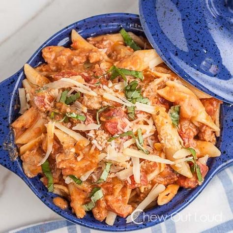 Penne alla Vodka Penne Vodka Sauce, Pesto Pasta Dishes, Chicken Bruschetta Bake, Baked Penne, Baked Ribs, Bruschetta Chicken, Vodka Sauce, Pasta Dinners, Comfort Dishes