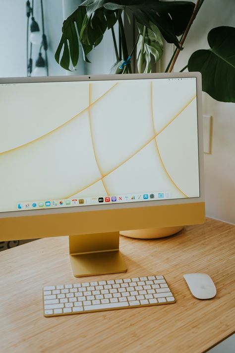 Yellow Imac Desk Setup, Imac M1, Imac Desk, Imac Desk Setup, Pc Image, Home Office Set Up, Yellow Desk, Macintosh Apple, Imac Desktop