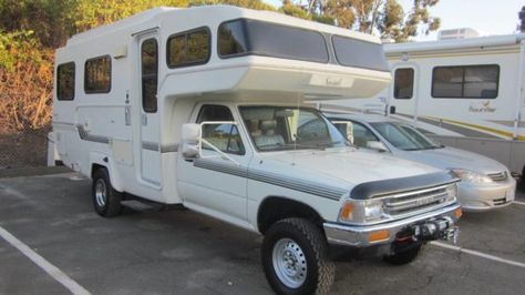 Vintage Toyota, Vintage Toyota Pickup, Toyota Liteace Camper, Rv Campers For Sale, Toyota Old Cars, 1980 Toyota Pickup, Toyota Camper, Suv Camper, Toyota Van