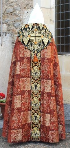 Other Modern in Solesmes: Pontifical Vestments of Dom Henri de Laborde, OSB ~ Liturgical Arts Journal David And Saul, Liturgical Vestments, Liturgical Seasons, Houses In France, Religious Architecture, Medieval Fashion, Gifts For An Artist, Plate Design, Sacred Art