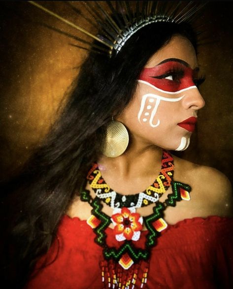 Aztec Face Paint, American Indian Girl, Native Tattoos, Aztec Art, Symbols And Meanings, American Pride, Native American Indians, African Women, Face Art