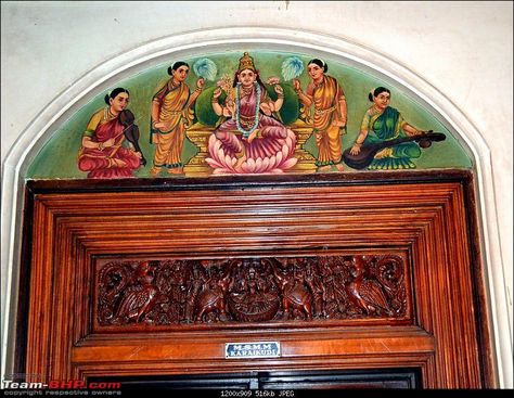 Thanjavur Painting, Chettinad House, Pooja Door Design, Mysore Painting, India Decor, Budget Furniture, Door Design Photos, Modern Gate, Indian Home Design