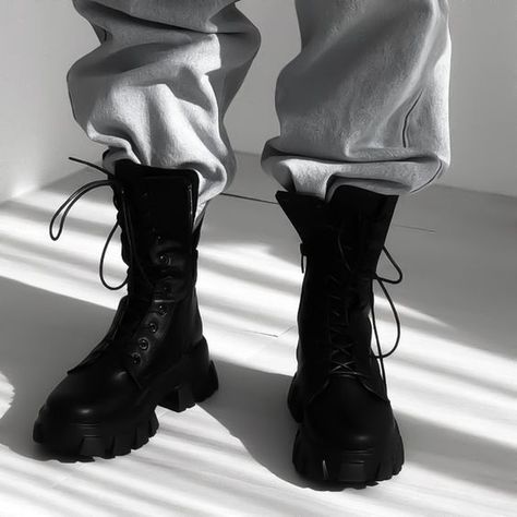 Girls Shoes Teenage, Grunge Boots, Black Outfit Men, Trendy Boy Outfits, Shoes Heels Classy, Event Outfit, Girly Shoes, Kpop Fashion Outfits, Sneakers Men Fashion