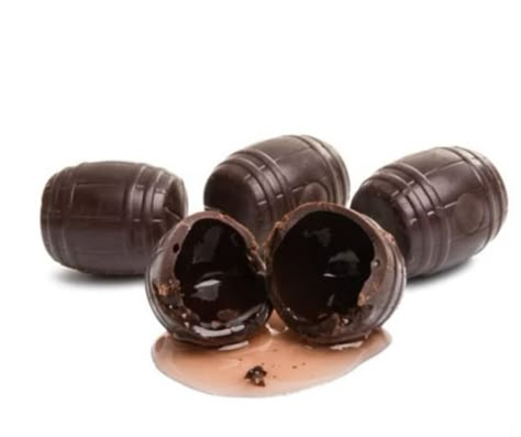 wine chocolates Alcoholic Chocolate, Liquor Filled Chocolates, Alcohol Chocolate, Rum Truffles, Filled Chocolates, Wine Benefits, Wine And Chocolate, Chocolate Covered Almonds, Chocolate Liquor