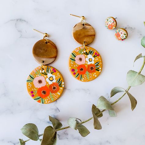 Earring Painting Ideas, Hand Painted Clay Earrings, Painted Clay Earrings, Painted Polymer Clay Earrings, Polyclay Jewelry, Painted Jewellery, Order Earrings, Earrings 2022, Clay Accessories