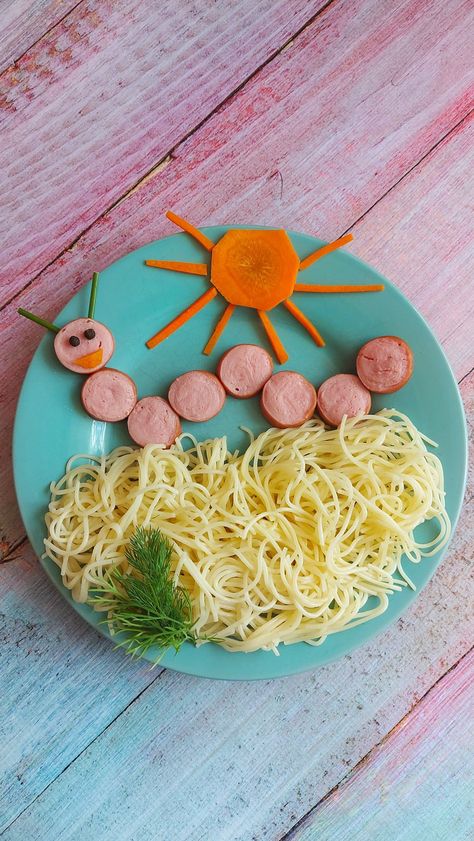 Fun Food Presentation, Baby Breakfast, Toddler Dinner, Halloween Breakfast, Kids Plates, Easy Meals For Kids, Easy Food Art, Christmas Food Dinner, Edible Food