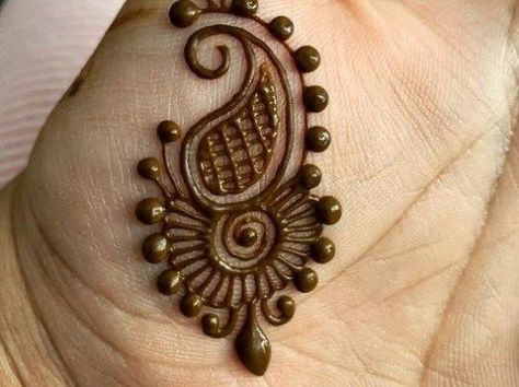 Mehndi Designs Finger, Henna Hand Designs, Skin Painting, Tato Henna, Finger Henna Designs, Eid Mehndi Designs, Henna Tattoo Hand, Henna Tattoo Designs Hand, Henna Art Designs