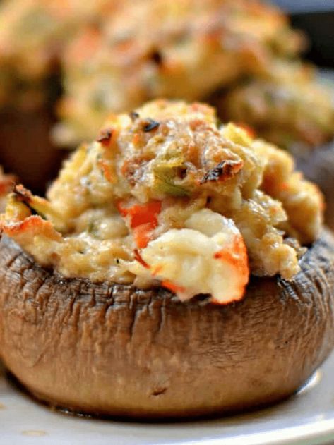 Crabmeat Stuffed Mushrooms, Crab Stuffed Portobello Mushrooms, Seafood Stuffed Mushrooms, Shrimp Stuffed Mushrooms, Mushroom Recipes Healthy, Mushroom Appetizers, Crab Stuffed Mushrooms, Sea Food Salad Recipes, Cream Cheese Bread