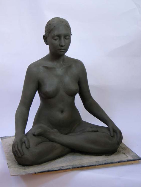 Sculpture of a sitting figure in the yoga lotus position. This is the clay model, hand made and the final bronze piece. Ang’s art, from calligraphy to marble carving and jewellery, is largely informed by the ideas of Advaita Vedanta in which the physical and the spiritual are seen as different expressions of one unified seamless whole. Anatomy Ceramics, Yoga Sculpture, Advaita Vedanta, Clay Model, Different Expressions, Yoga Lotus, Marble Carving, Lotus Yoga, Dream Studio