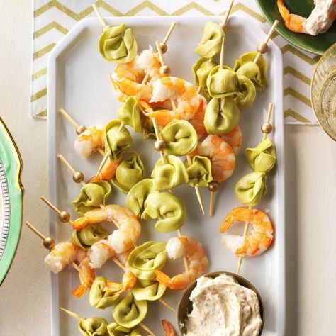 30 Ways to Get Your Tortellini Fix Dinner Ideas Tortellini, Tortellini Appetizer, Appetizers Cold, Shrimp Appetizers Easy, Best Holiday Appetizers, Quick Dinner Ideas, Sun Dried Tomato Sauce, Crostini Recipes, Antipasto Platter