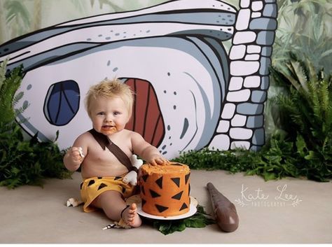 Flinstones Photo Shoot, Baby Planner, Foto Newborn, Smash Cake Boy, Baby Gender Reveal Party, First Birthday Themes, Baby Gender Reveal, Baby Gender, Smash Cake