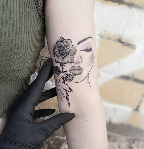 Rose And Face Tattoo, Tattoo For Inner Arm, Half Woman Face Tattoo, Creative Tattoo Ideas For Women Unique, Half Face Tattoo, Cute Simple Tattoos, Lady Bug Tattoo, Rose Tattoos For Women, Hand Tattoos For Girls